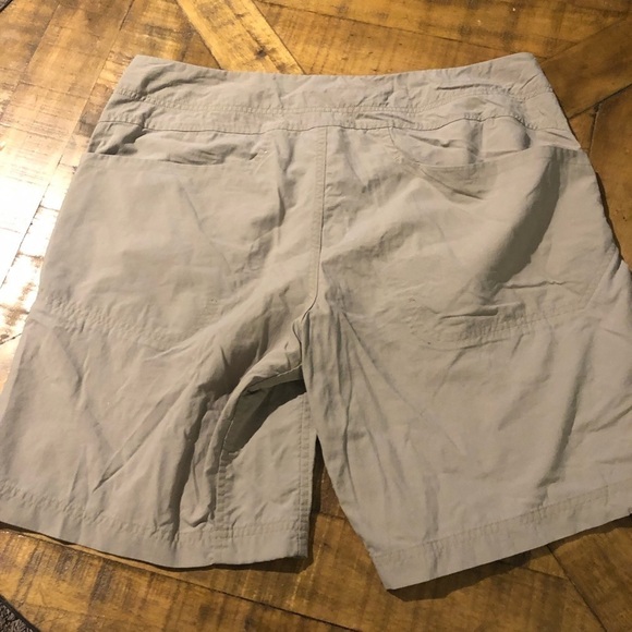 MOUNTAIN hardwear hiking shorts sz 12 - Picture 5 of 5